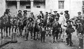 Reina y comparsa de caldereros